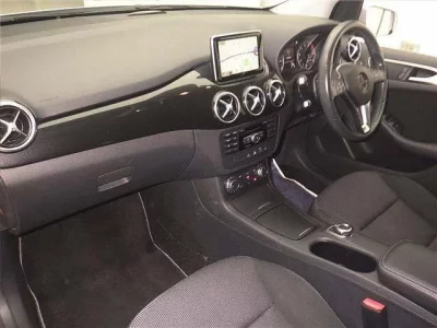 Mercedes-Benz B CLASS