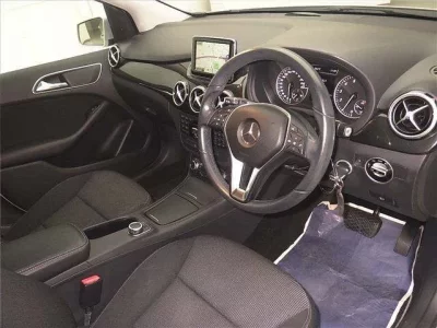 Mercedes-Benz B CLASS