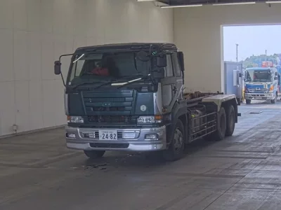 Nissan TRUCK