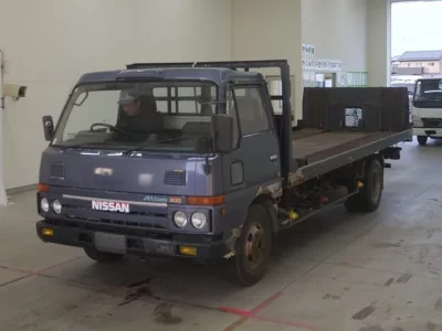 Nissan TRUCK