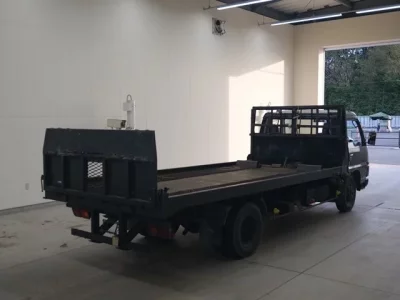 Nissan TRUCK