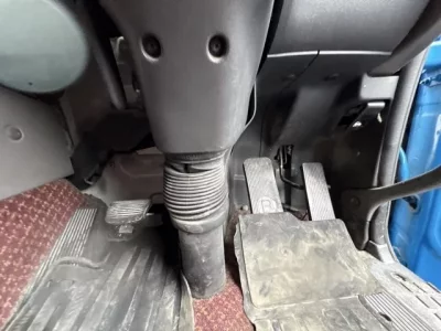 Nissan TRUCK