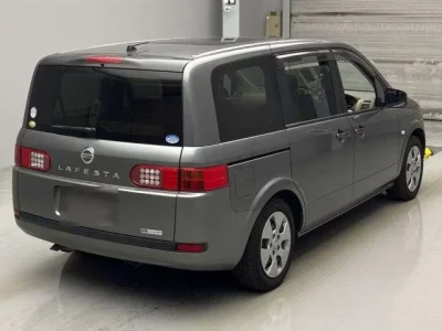 Nissan LAFESTA