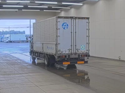 Nissan TRUCK