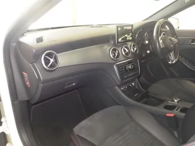 Mercedes-Benz GLA CLASS