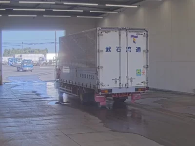 Nissan TRUCK