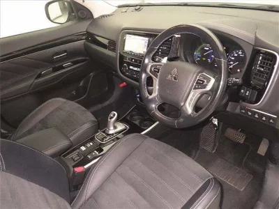 Mitsubishi OUTLANDER PHEV