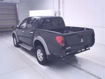Mitsubishi TRITON