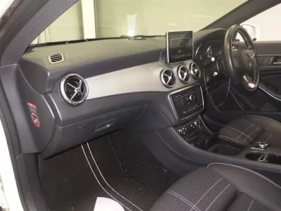 Mercedes-Benz CLA CLASS