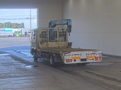 Nissan TRUCK