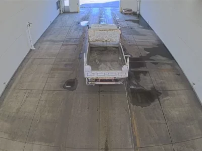 Nissan TRUCK