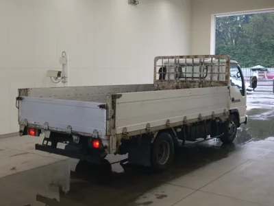 Nissan TRUCK