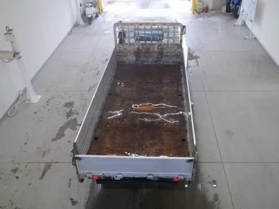 Nissan TRUCK