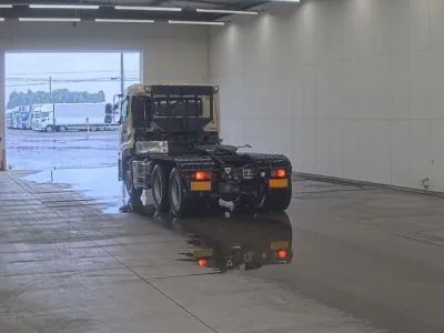 Nissan TRUCK