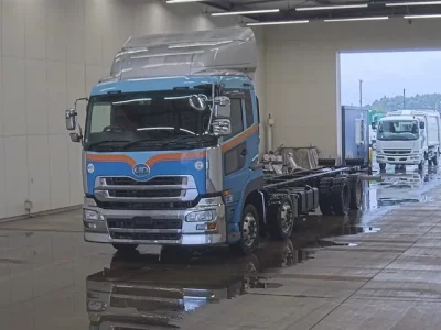 Nissan TRUCK
