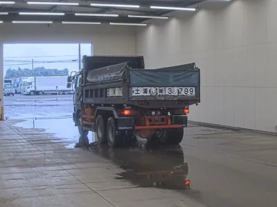 Nissan TRUCK