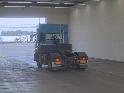Nissan TRUCK