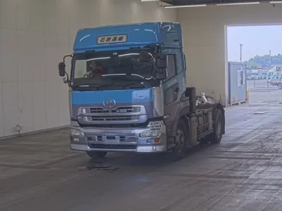 Nissan TRUCK