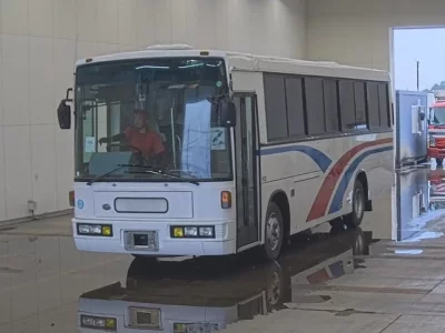 Nissan BUS