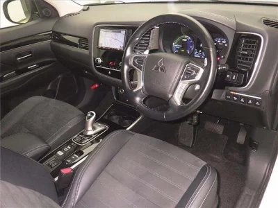Mitsubishi OUTLANDER PHEV