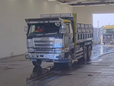 Nissan TRUCK