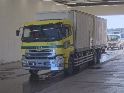 Nissan TRUCK