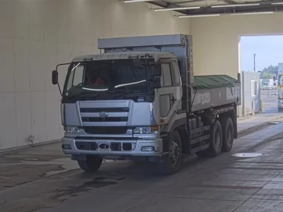 Nissan TRUCK