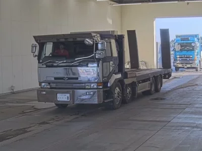 Nissan TRUCK