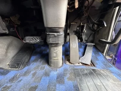 Nissan TRUCK