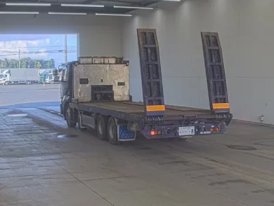 Nissan TRUCK