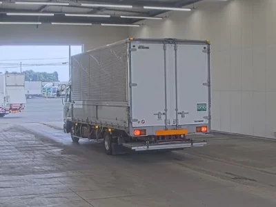 Nissan TRUCK