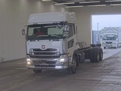 Nissan TRUCK