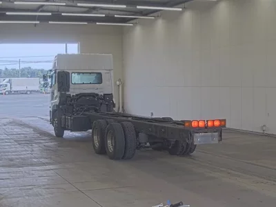 Nissan TRUCK