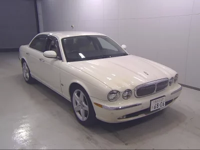 Jaguar XJ SERIES
