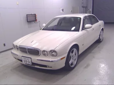 Jaguar XJ SERIES