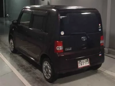 Toyota PIXIS SPACE