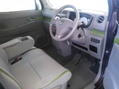 Toyota PIXIS SPACE