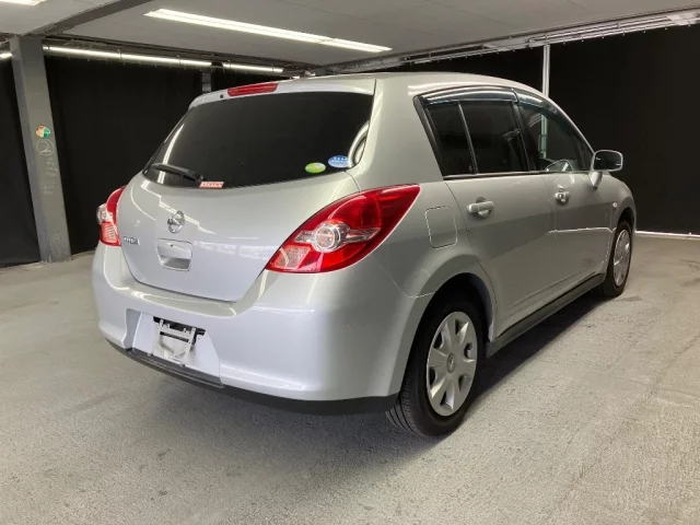 Nissan TIIDA