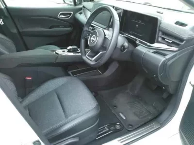 Nissan AURA