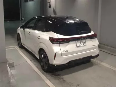 Nissan AURA