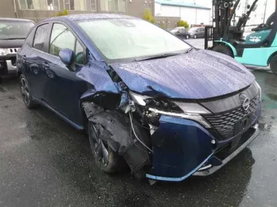 Nissan AURA
