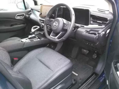 Nissan AURA