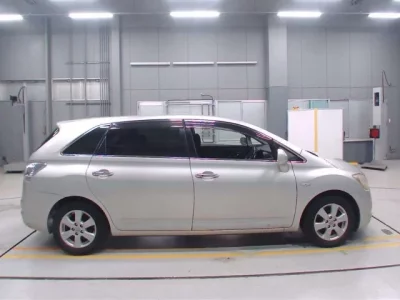 Toyota MARK X ZIO