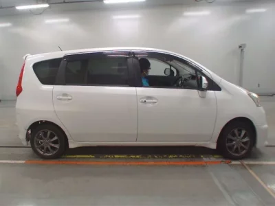 Toyota PASSO SETTE