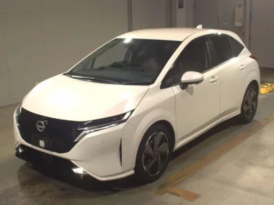 Nissan AURA