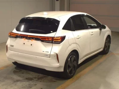 Nissan AURA