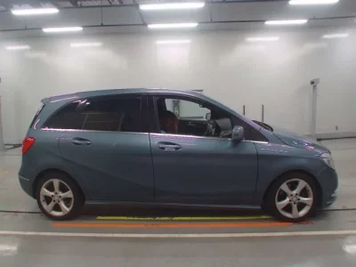 Mercedes-Benz B CLASS