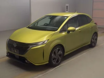 Nissan AURA