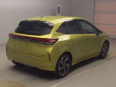 Nissan AURA