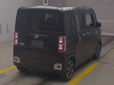 Toyota PIXIS MEGA